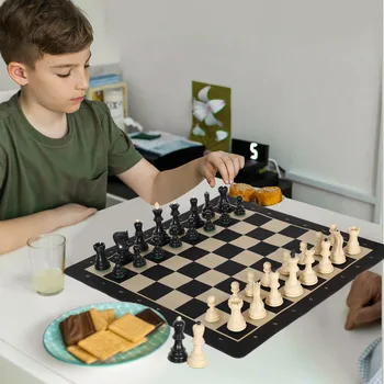 Portabil pentru Copii Set de Șah Joc 95mm Regele Piese de Șah Standard Internațional de Predare Set